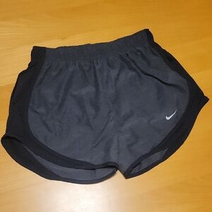 Nike Dark Gray And Black Athletic Shorts Lightweight Moisture-Wicking